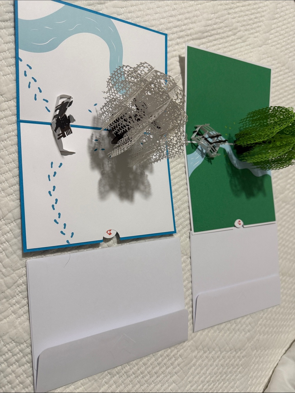 Pop-Up Reptile Habitat Card — Green and White 3D Scene